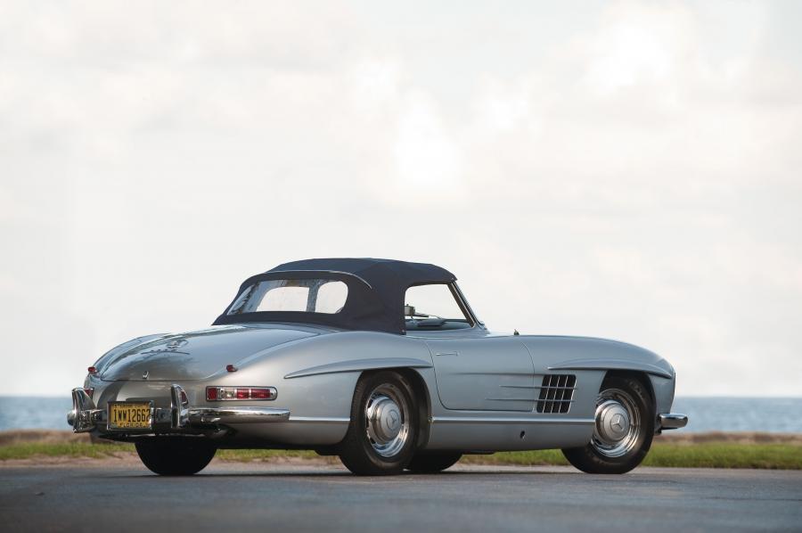  Mercedes-Benz 300 SL Roadster 1961 года  (фото 9 из 30)